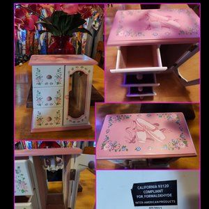 ***SOLD*** Beautiful princess ballerina pink jewelry box.